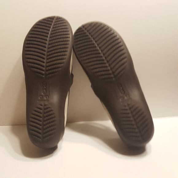 Crocs 10888 Beige Brown Casual Comfort Loafers. Women's Sz 6 - Picture 7 of 8